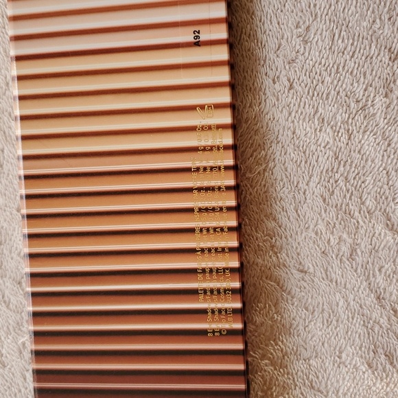 Too Faced Born This Way The Natural Nudes Palette - Picture 3 of 7